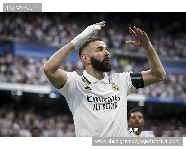 本泽马 vs 伊布:技术风格与战术角色差异 本泽马 vs 伊布:技术风格与战术角色差异